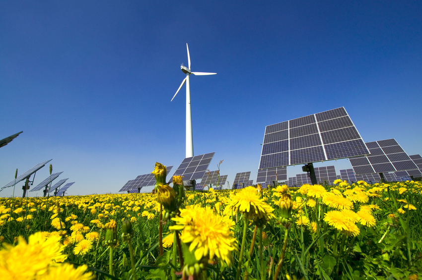 Erneuerbare_Energien_Windrad_Photovoltaikanlage_Biomasse